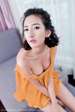 什么都没有穿的美女